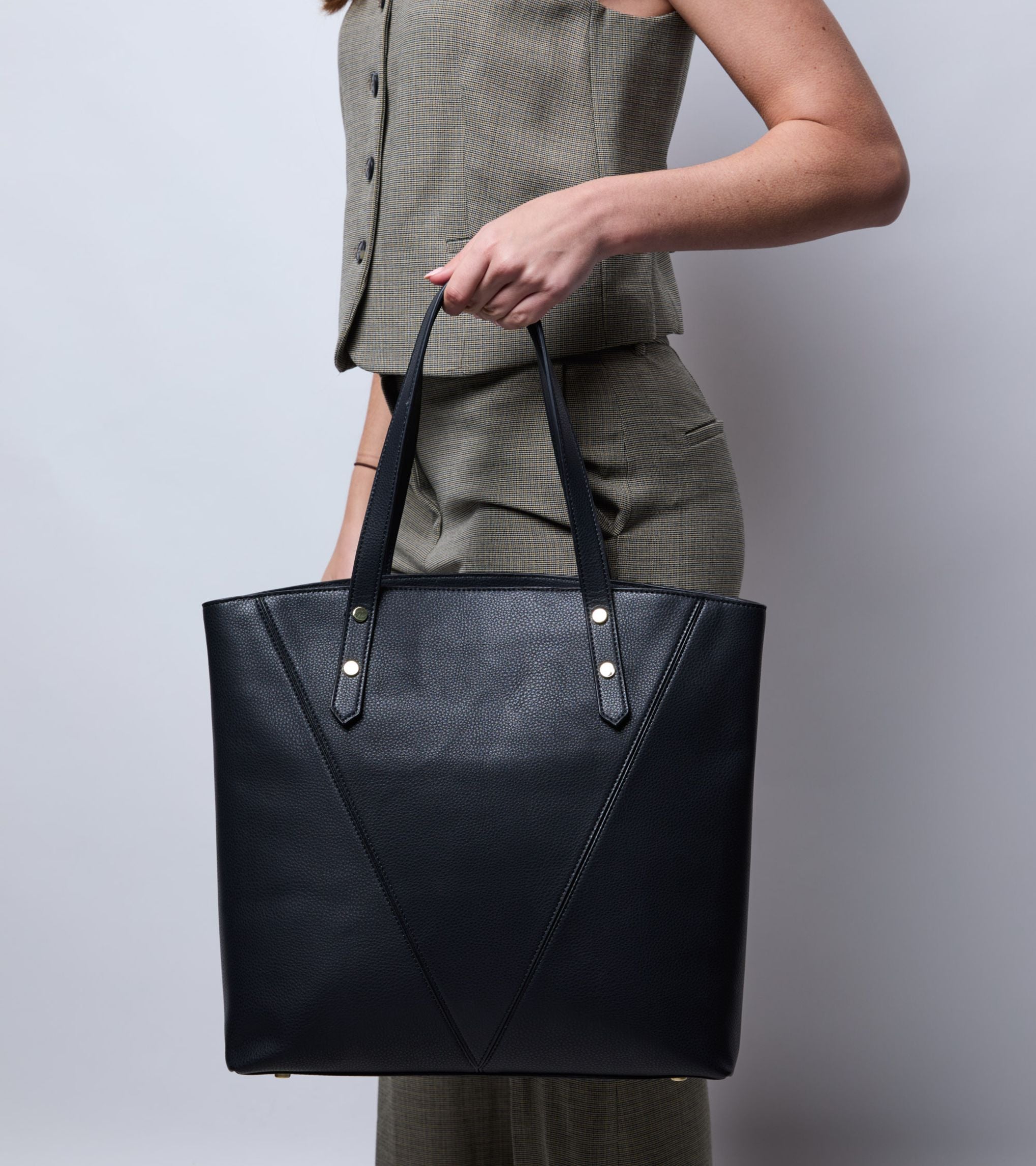 Honor Vegan Bio-Based Bamboo Leather Tote Bag in black