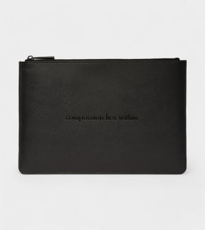 AppleSkin All Black Pouch | Classic Essentials