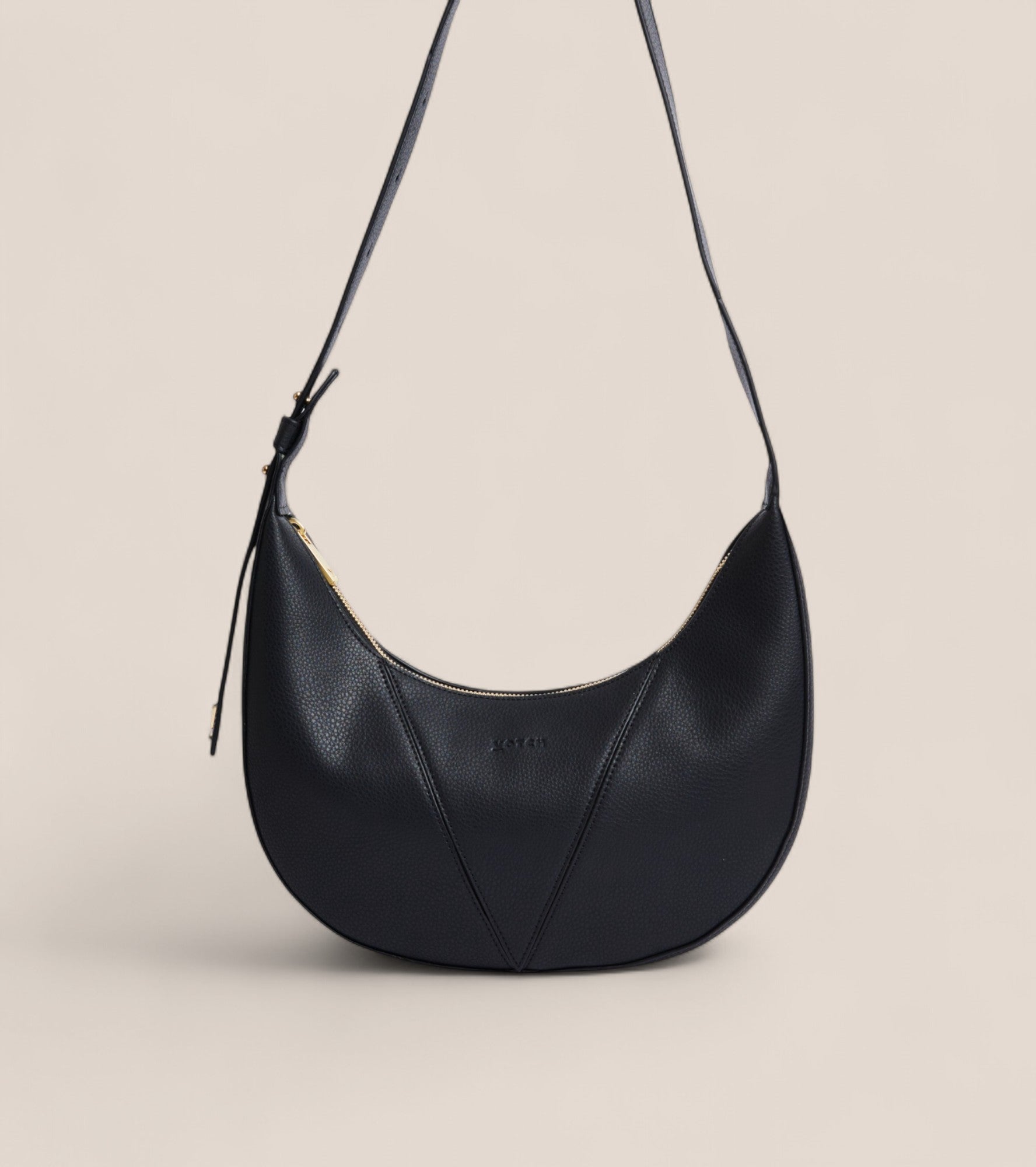 Votch_River_Hobo_Bag_Black11-