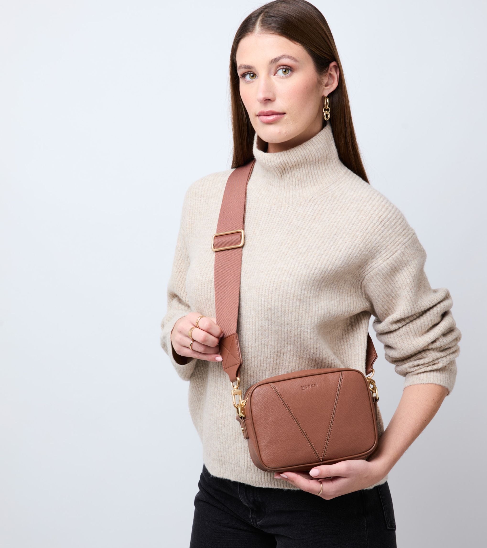 Silvie Vegan Bio-Based Bamboo Dual-Look Bamboo Crossbody Bag in Brown