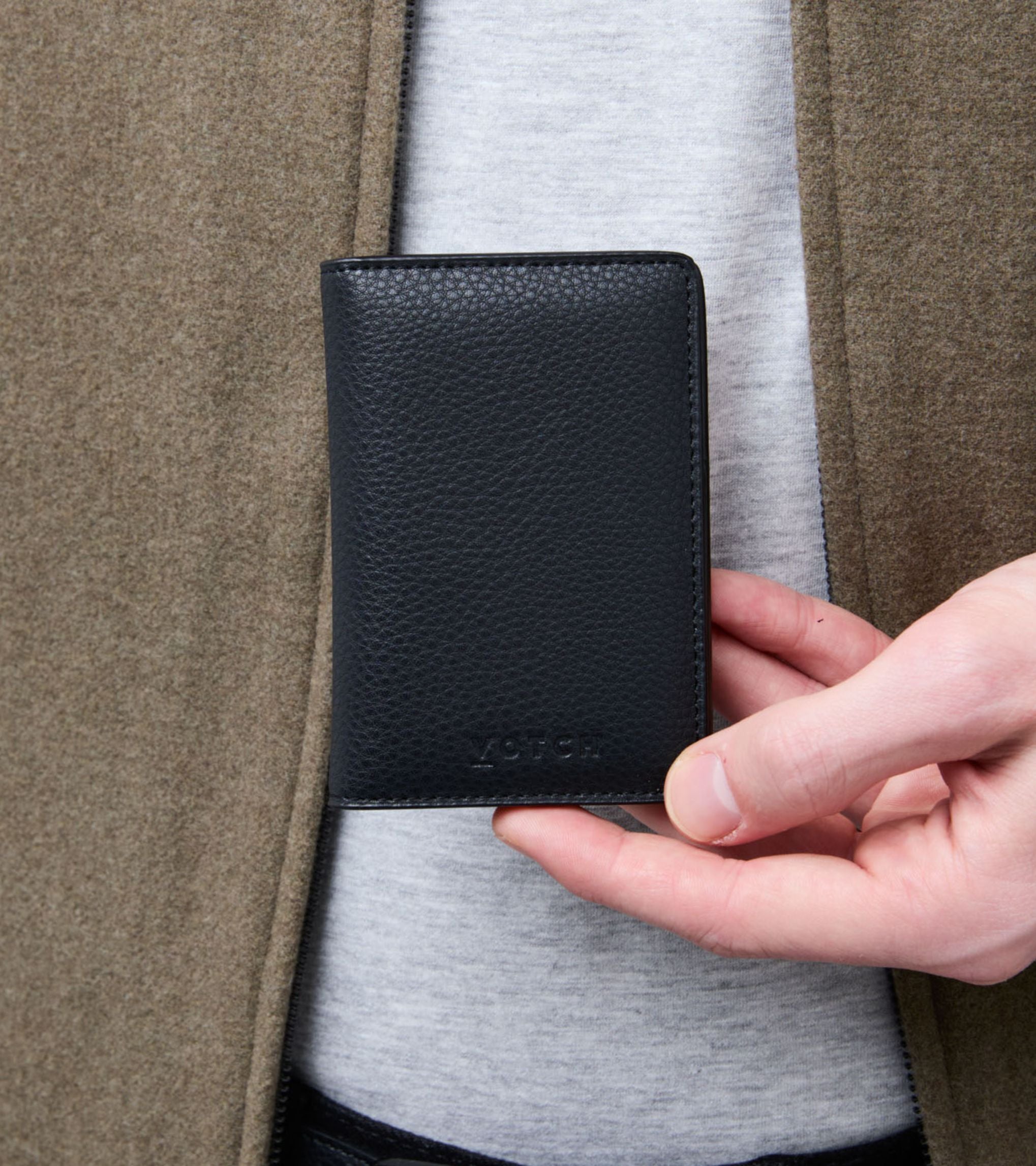 Wilf Vegan Bio-Based Bamboo Bifold Wallet in Black