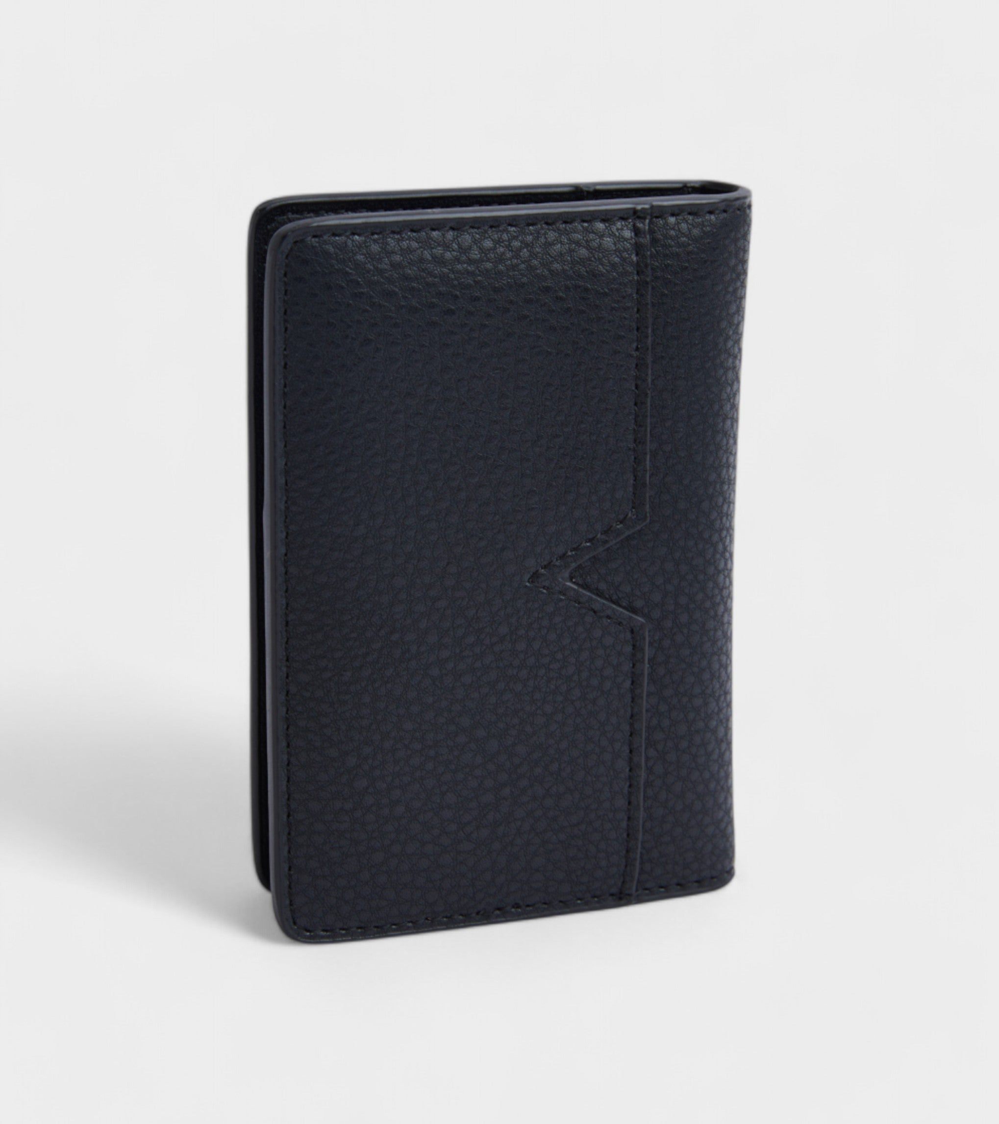 Wilf Vegan Bio-Based Bamboo Bifold Wallet in Black