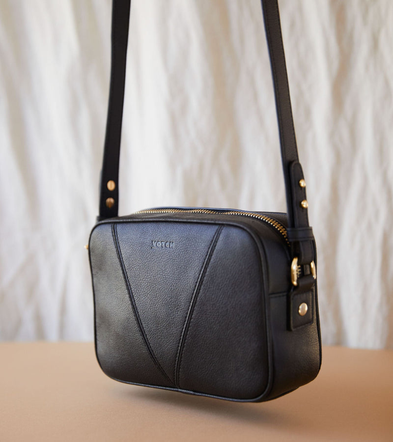 AppleSkin Dual Look Crossbody